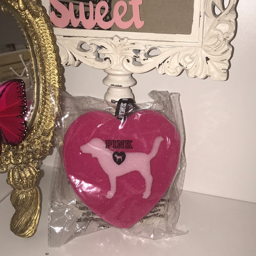 A Pink sponge loofah